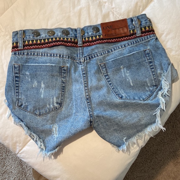 One Teaspoon Bandits - Picture 3 of 4